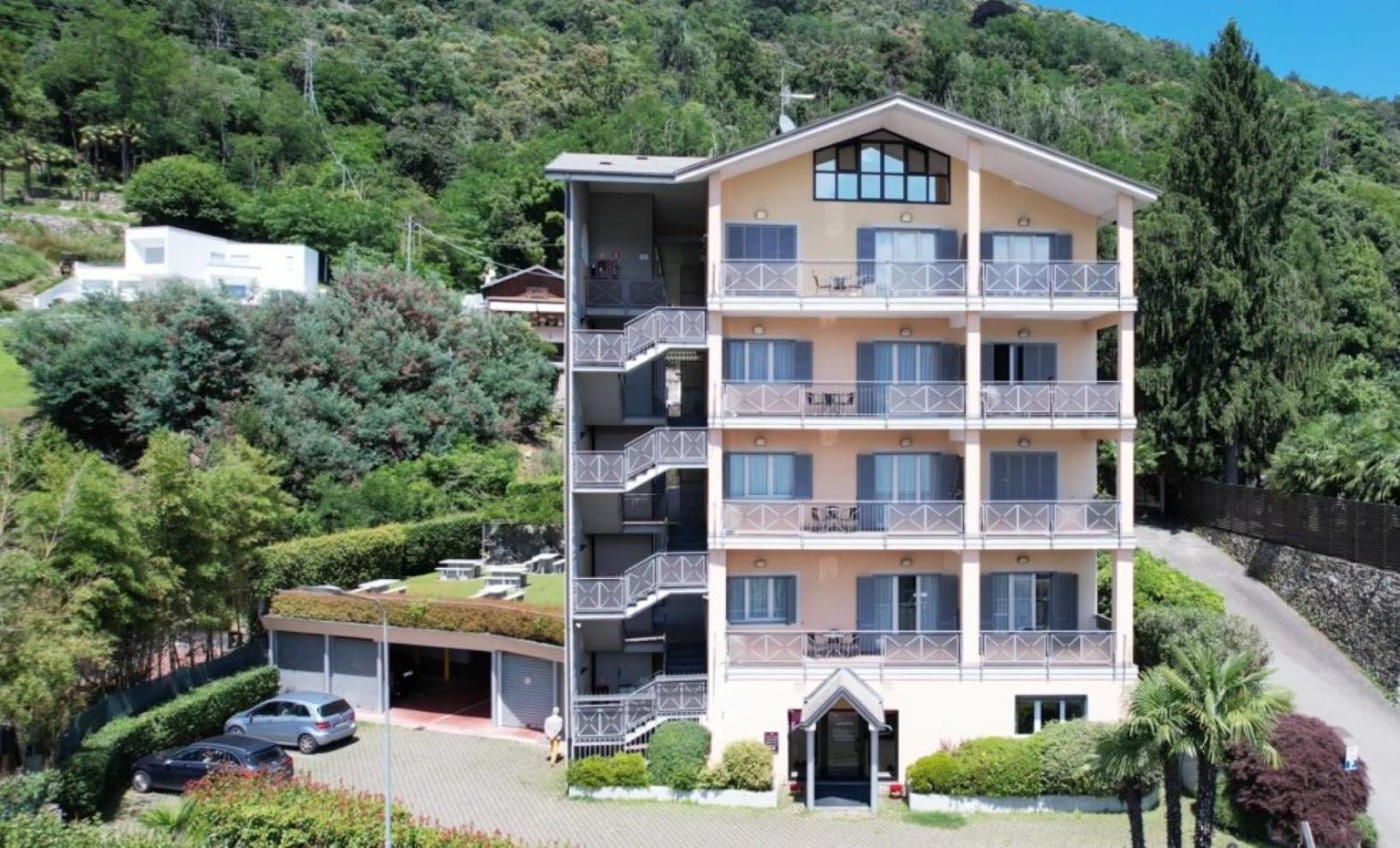 Residence Tre Ponti Verbania Bagian luar foto