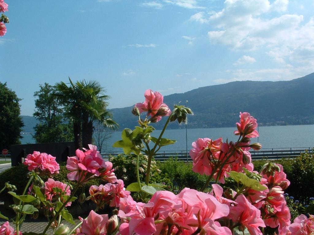 Residence Tre Ponti Verbania Bagian luar foto
