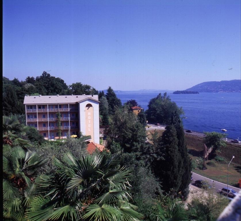Residence Tre Ponti Verbania Bagian luar foto