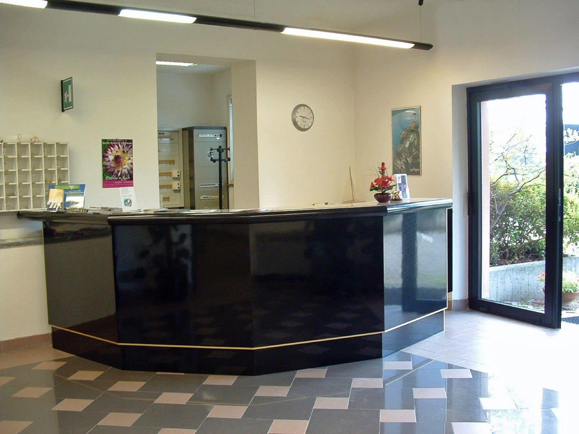 Residence Tre Ponti Verbania Bagian luar foto