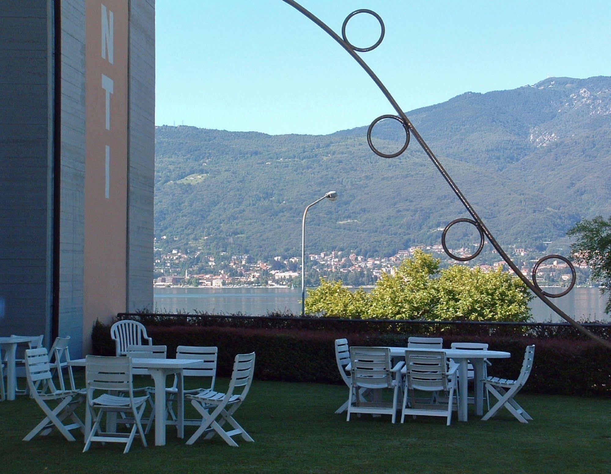 Residence Tre Ponti Verbania Bagian luar foto