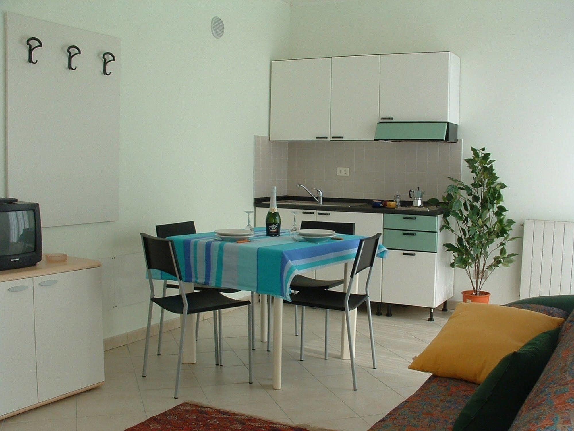 Residence Tre Ponti Verbania Bagian luar foto