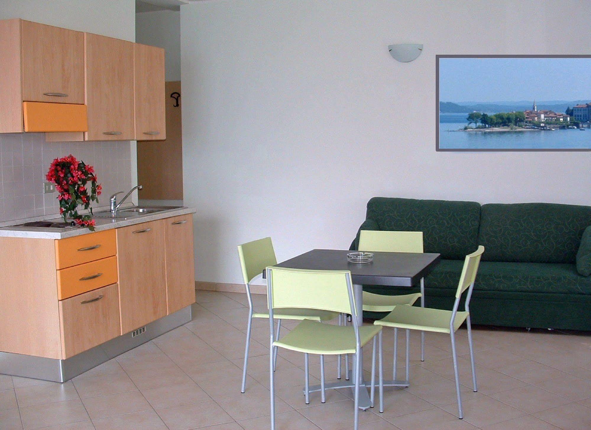 Residence Tre Ponti Verbania Bagian luar foto