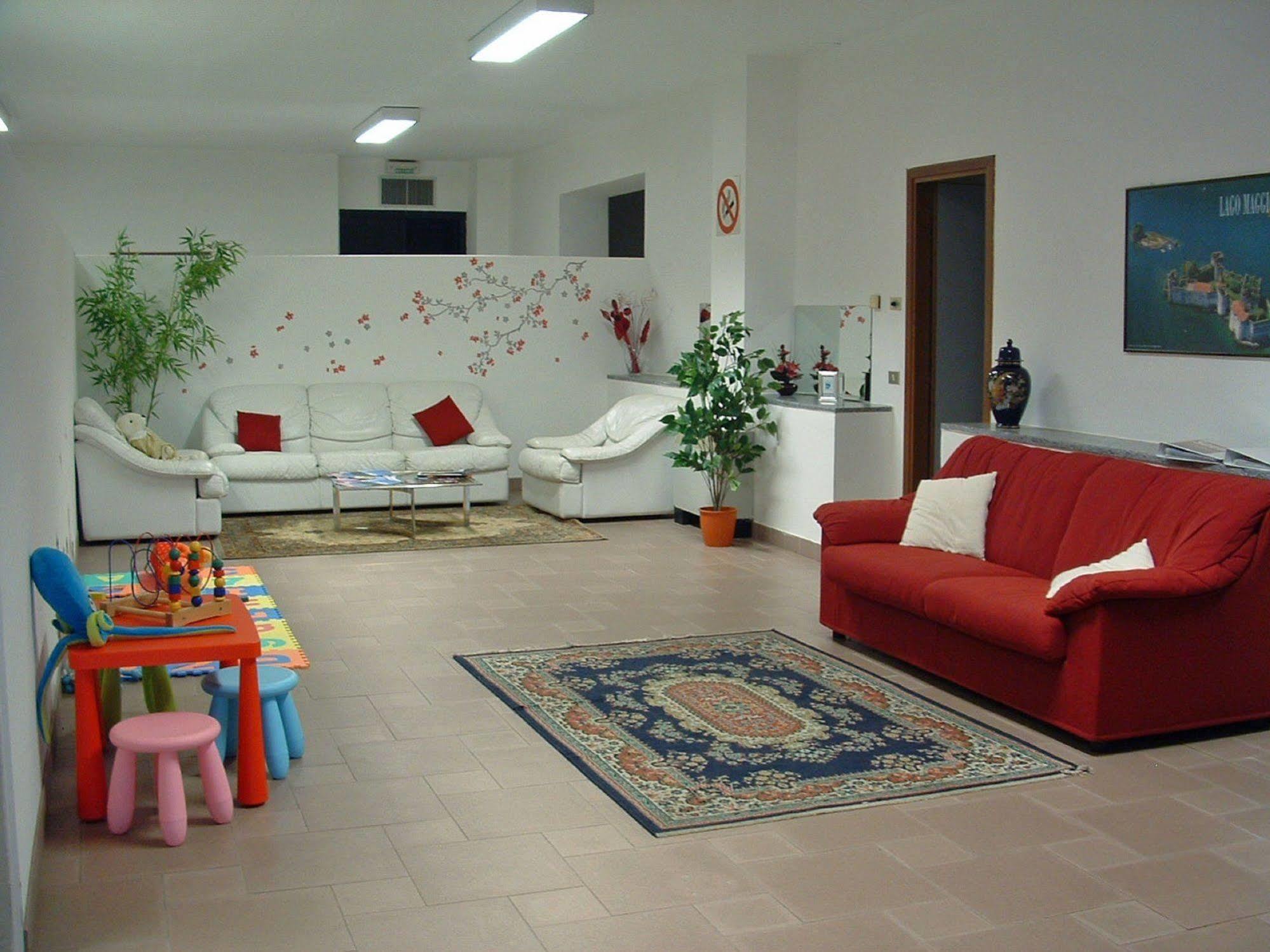 Residence Tre Ponti Verbania Bagian luar foto